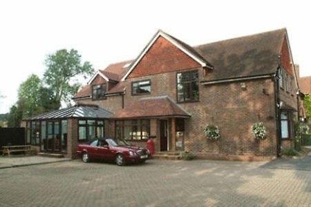 Gatwick House Hotel Horley Eksteriør billede