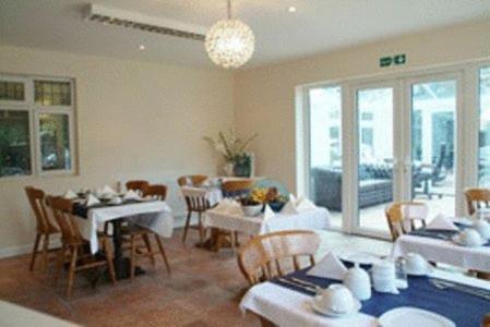 Gatwick House Hotel Horley Eksteriør billede